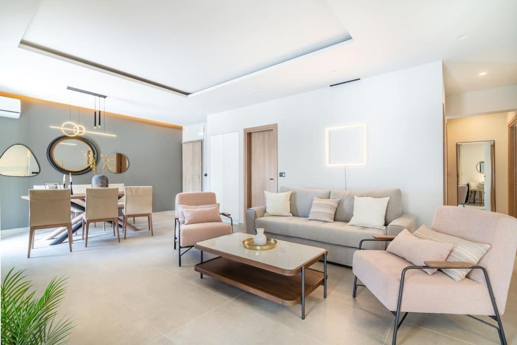 New Stylish Near Downtown