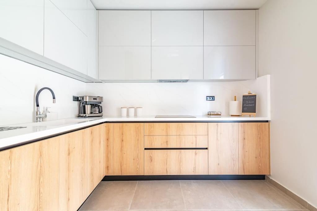 Apartment New Stylish Near Downtown Heraklion (Crete)